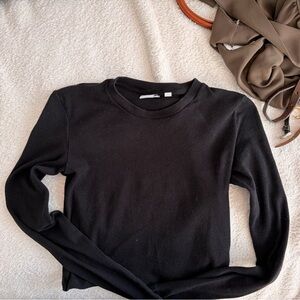 TNA Classic Black Crop top Sweater - Women